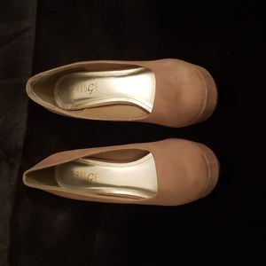 Tan platform bottom skinny 51/2 in heels